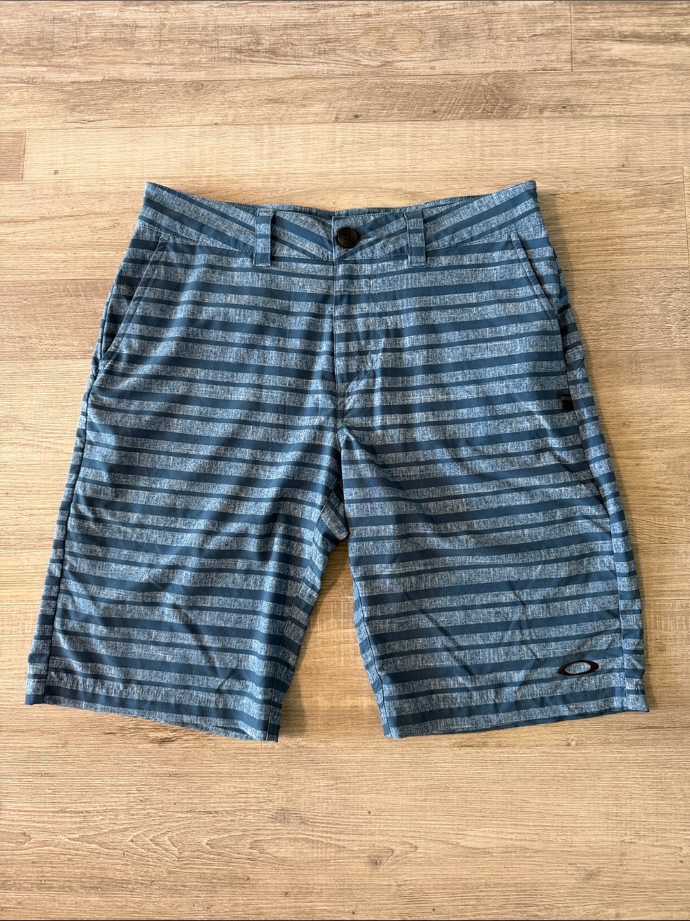 Men’s Oakley shorts